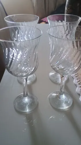 Conjunto de Taças de vinho
