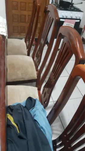 Vendo jogo de jantar Oratória e mesa com 8 cadeiras
