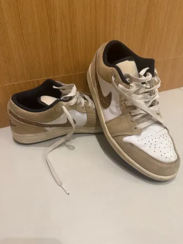 Nike Air Jordan - tamanho 40 - US 8.5
