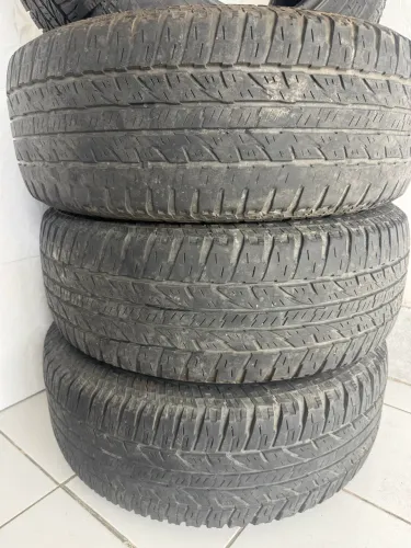 Pneus aro 17 camioneta