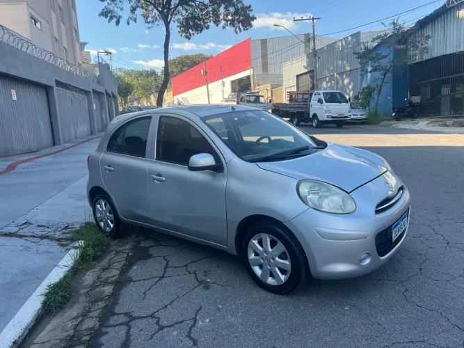 Nissan March SV 1.6 16V Flex Fuel 2013