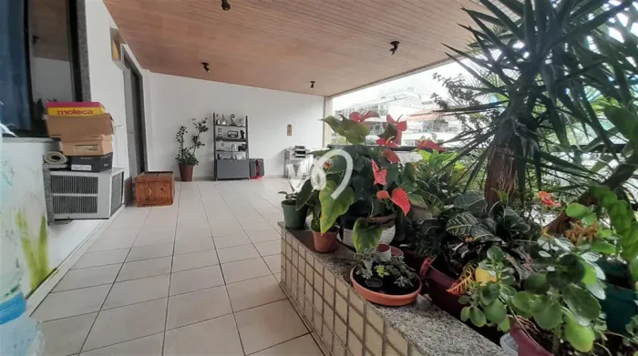 Apartamento de 2 quartos, com 103m², com 1 vg e a poucos passos do Barra World Shopping.