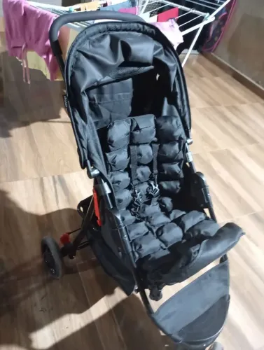Carrinho de bebe+cadeira de balanço+andajá