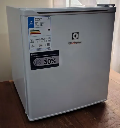 Frigobar Electrolux 47L