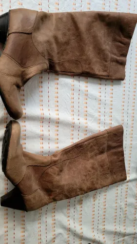 Bota couro marrom claro 38 linda
