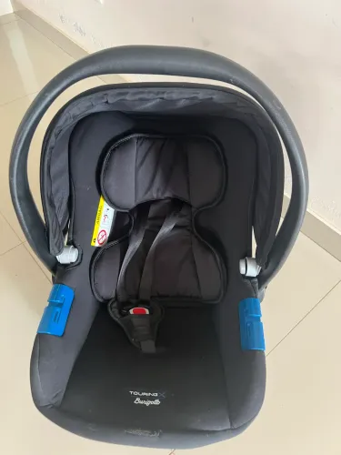 Bebê conforto, pouco  tempo de uso, 150,00