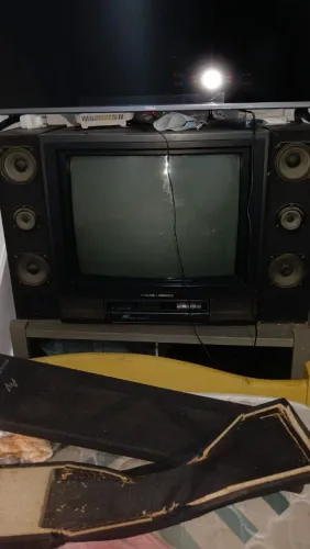 Tv e aparelho de som