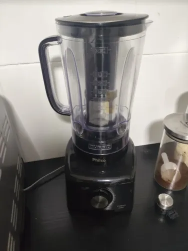 Liquidificador Philco Copo Grande Funcionando