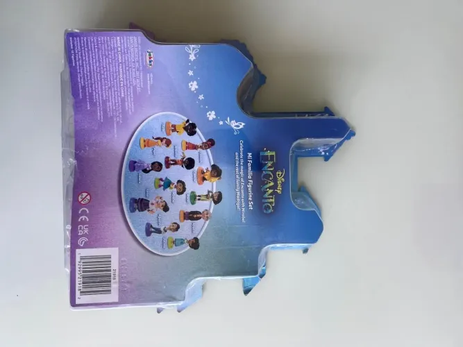 Disney Encanto Mi Familia 12 Mini Figure Set