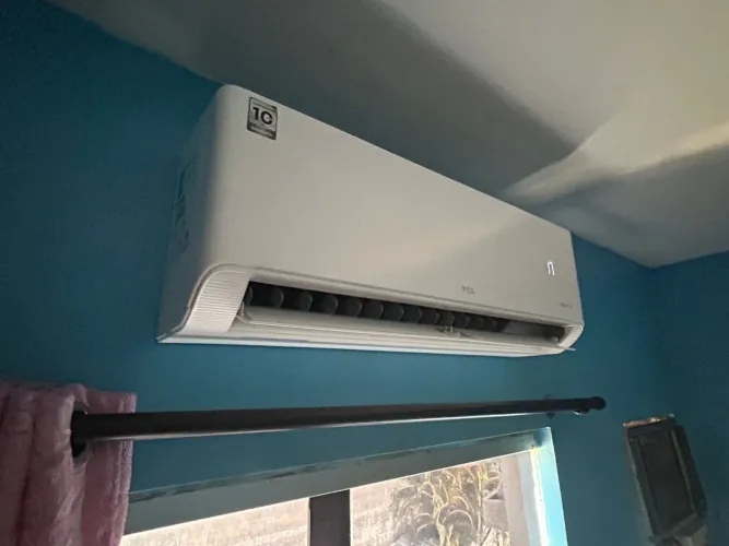 AR CONDICIONADO 9.000 BTU INVERTER SEMI NOVO MARCA TCL
