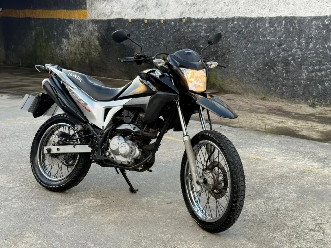 ALUGA-SE MOTO *74