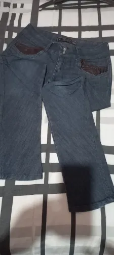 calça jeans joelho com dobra tam 42 ....há outros modelos e tamanhos ZAP *