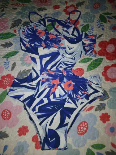 Kit 2 bods maio semi novos lindo 50 reais