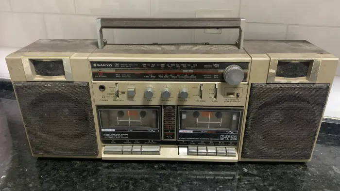 Antigo Rádio Gravador Sanyo