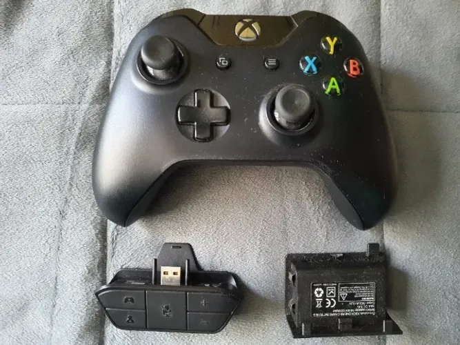 CONTROLE XBOX ONE COM ADAPTADOR HEADSET E BATERIA