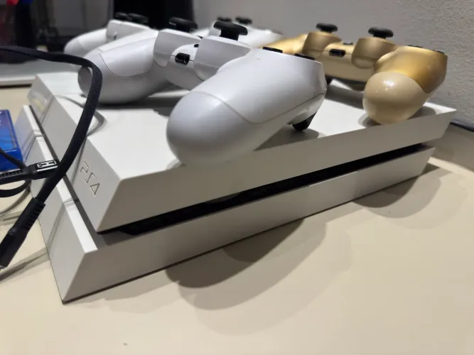 Ps4- Playstation 4 com 4 controles + fifa 16
