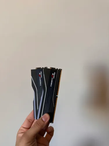 Memoria ram ddr5 128g 2x64g Gskill Trident z5 neo cl34