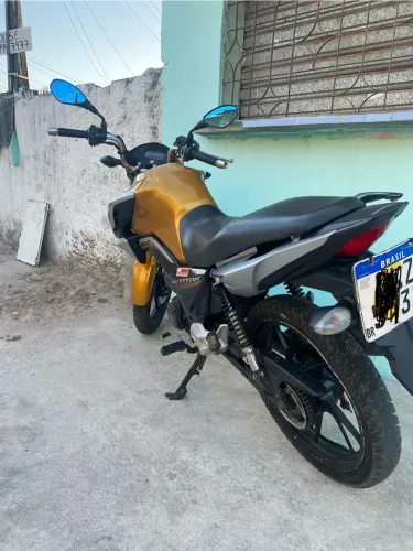 moto, precisando de alguns reparo simples, mais informaçao entra em contato, *37