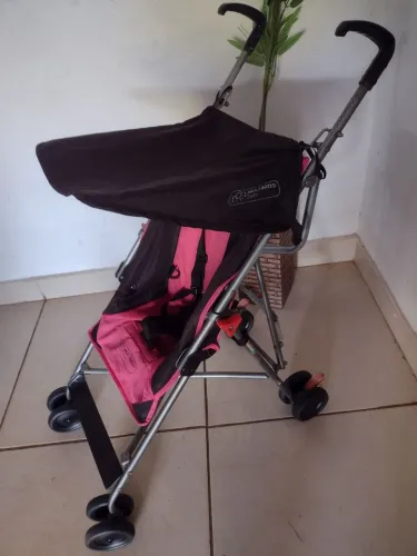 Carrinho de bebê passeio