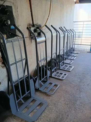Vendo carrinhos descarga tenho disponivel vários tamanho e modelos apartir de 160kg