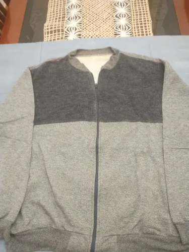 BLUSA Moleton.