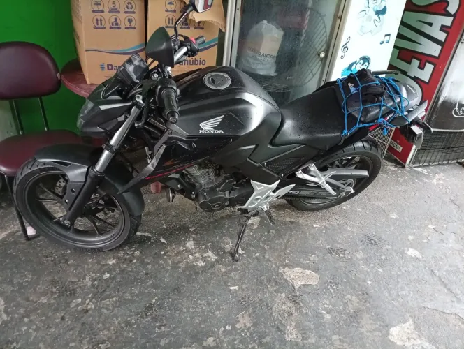 Vendo CB 300 F Twister 