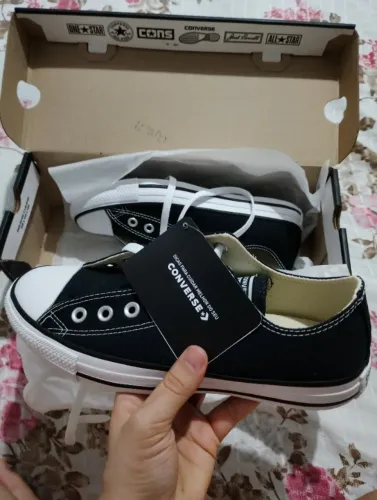 Tênis Chuck Taylor Cano Curto All Star Converse.