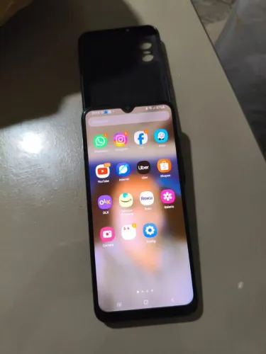 Vendo um aparelho celular seni novo 