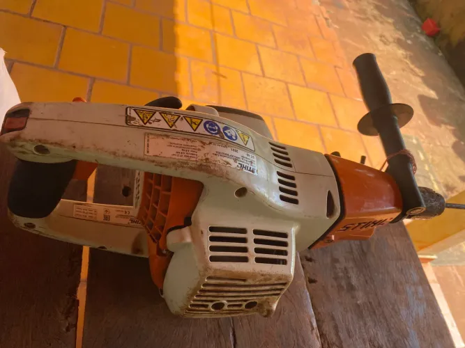 FURADEIRA STIHL A GASOLINA
