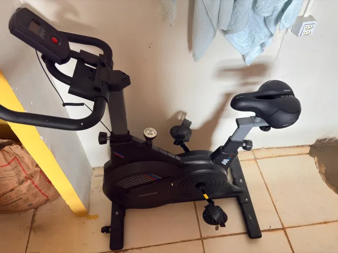 Bicicleta ergométrica com monitor LCDD Z-006 