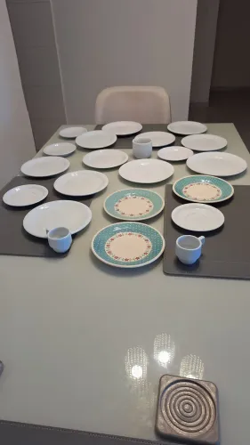 Pratos, pires e xícaras Unidade 5 reais.