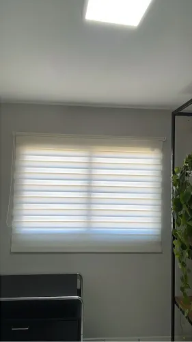 PERSIANA BEM CONSERVADA