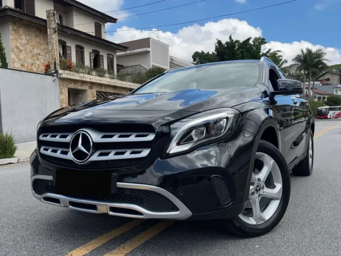 Mercedes-Benz GLA 200 Adv. 1.6/1.6 TB 16V Flex Aut. 2018