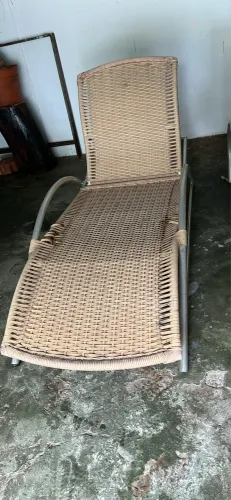 Espliguiçadeira. Em alumínio com fibras. Precisa. Reparos. São 2