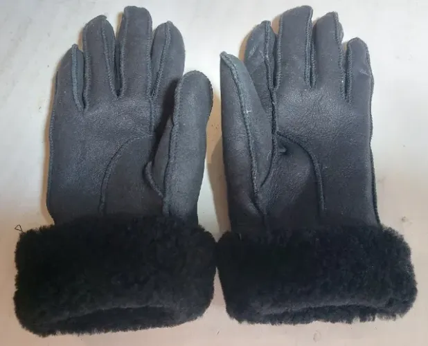 luva ugg australia preta original de couro puro e interior de lã de ovelha estado de nova