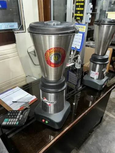 triturador liquidificador - baixa rotação - marca skymsem - 4 litros  220 volts