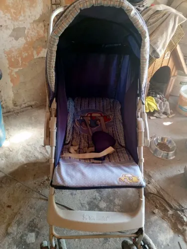 Carrinho de bebê marca Hércules (Retirada no Conjunto Esperança)