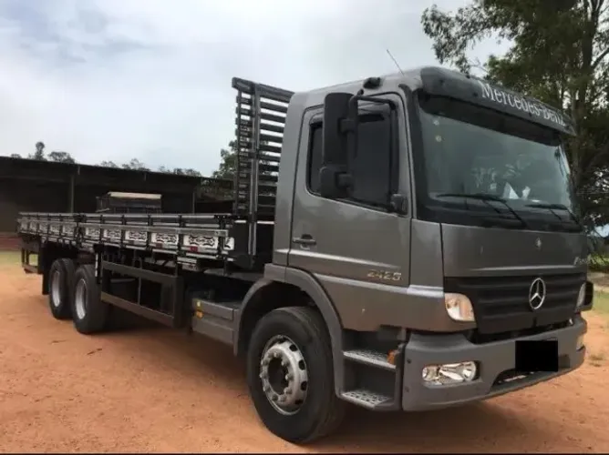 Atego 2425 Carroceria 2012.