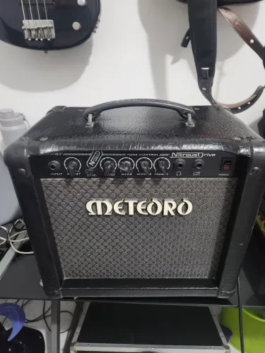 Caixa amplificador cubo Meteoro Nitrus Drive 30w