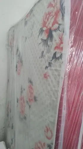 Cama de solteiro seminova