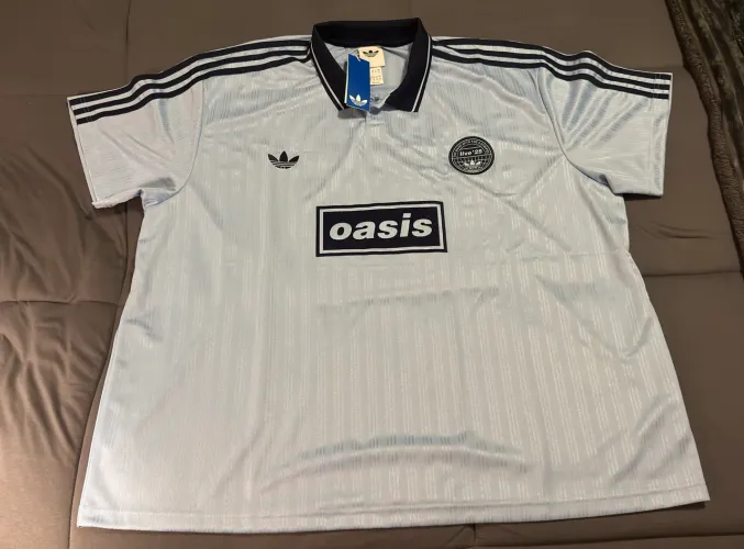 adidas Originals x Oasis Live ?25 Tour camisa Jacquard Jersey, modelo KT3436