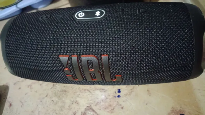 Caixinha JBL charges 5