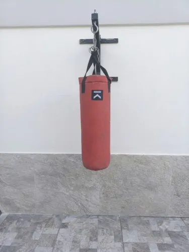 Suporte de parede + saco de pancada 15kg