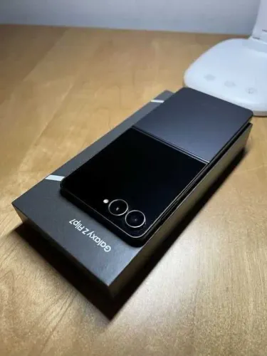 Samsung Z Flip 7 12/512GB