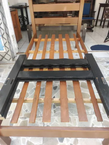 CAMA SOLTEIRO MADEIRA MACIÇA.