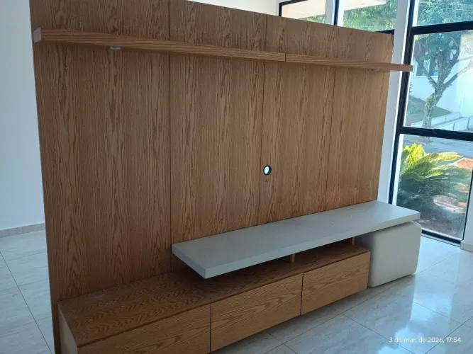 Rack para sala com painel de tv