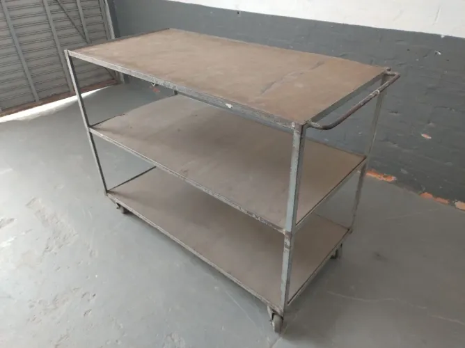Carrinho Plataforma Metálico Industrial, Transporte, 3 Níveis de Prateleiras, c/Rodízios.