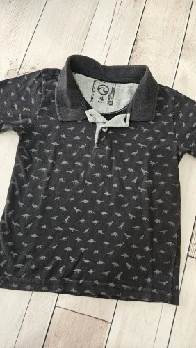 Camisa Polo preta, dinossauro, 4 anos