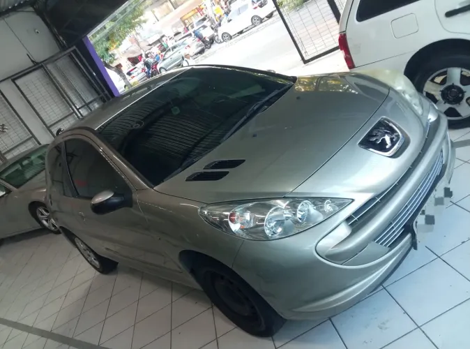 Peugeot 207 XR 1.4 Flex 8V 3P 2013