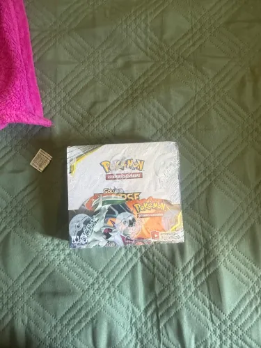 VENDO  um booster box sol e lua 12 - (fechado) - negocio 